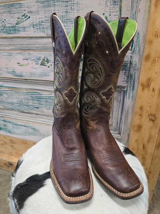 Ladies Ariat Boots/ Green Stitch