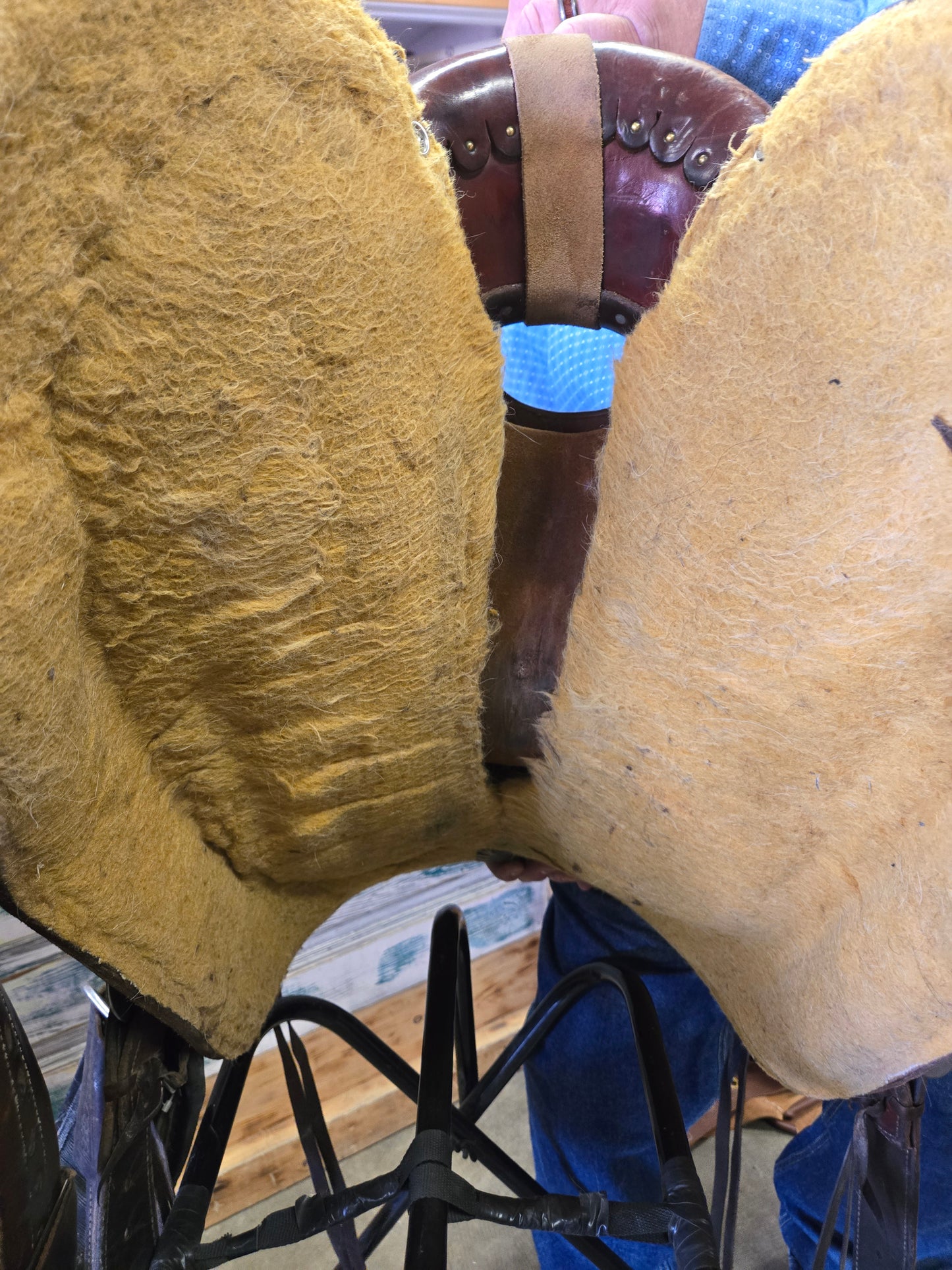 Teskey's All Round (15.5)                    Ranch Saddle