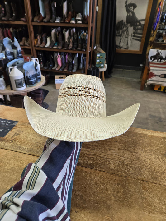 Ariat Straw Hat/ Like NEW                            NO BAND