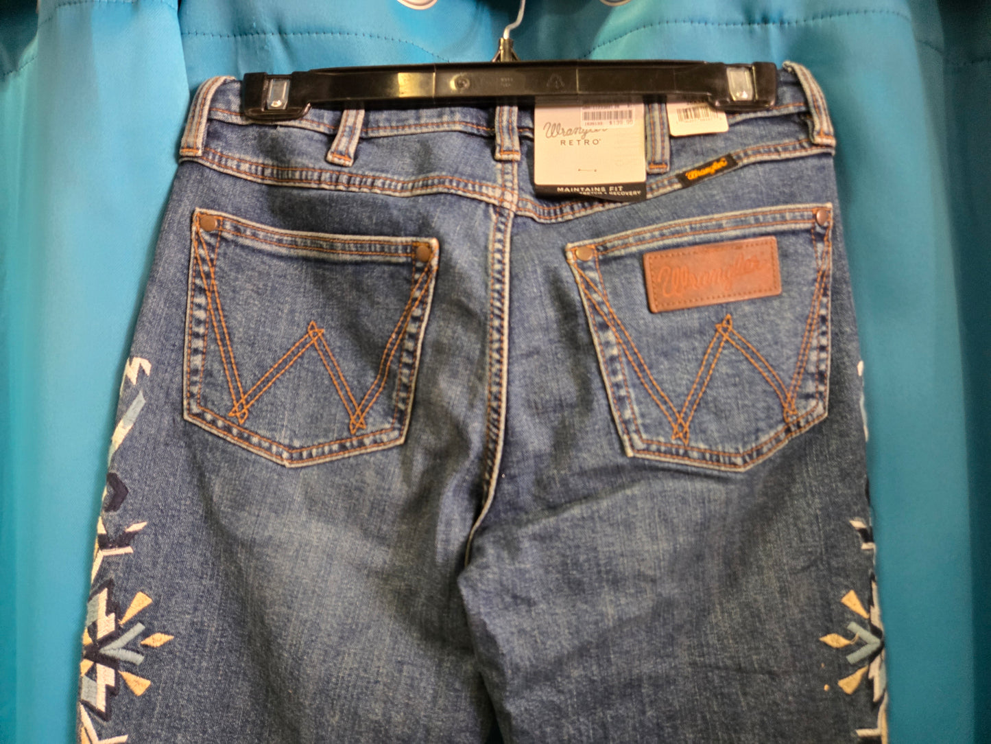 NEW Wrangler Retro Jeans                       Aztec Sides