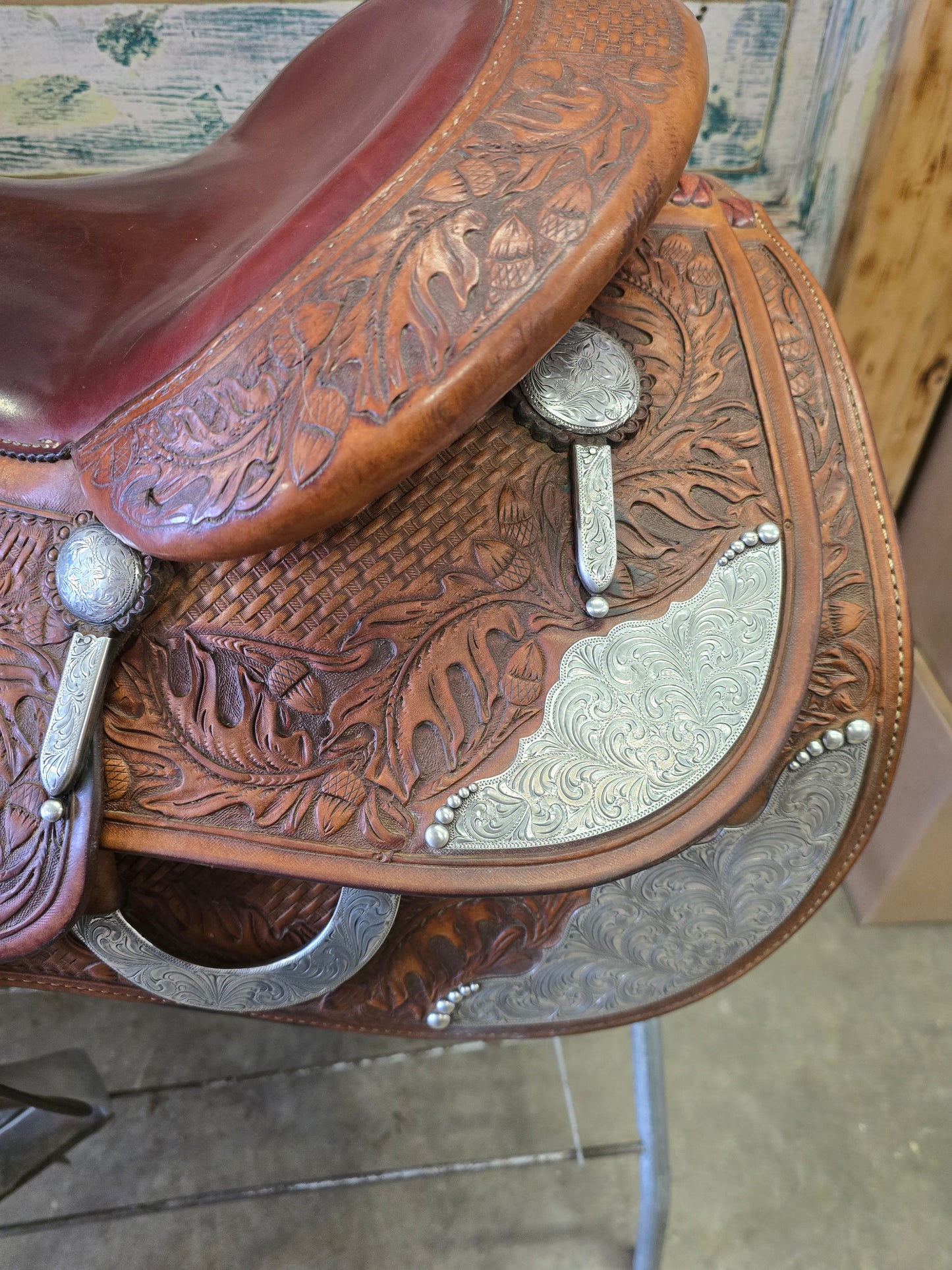 Cowhorse Equipment                          All Round Saddle