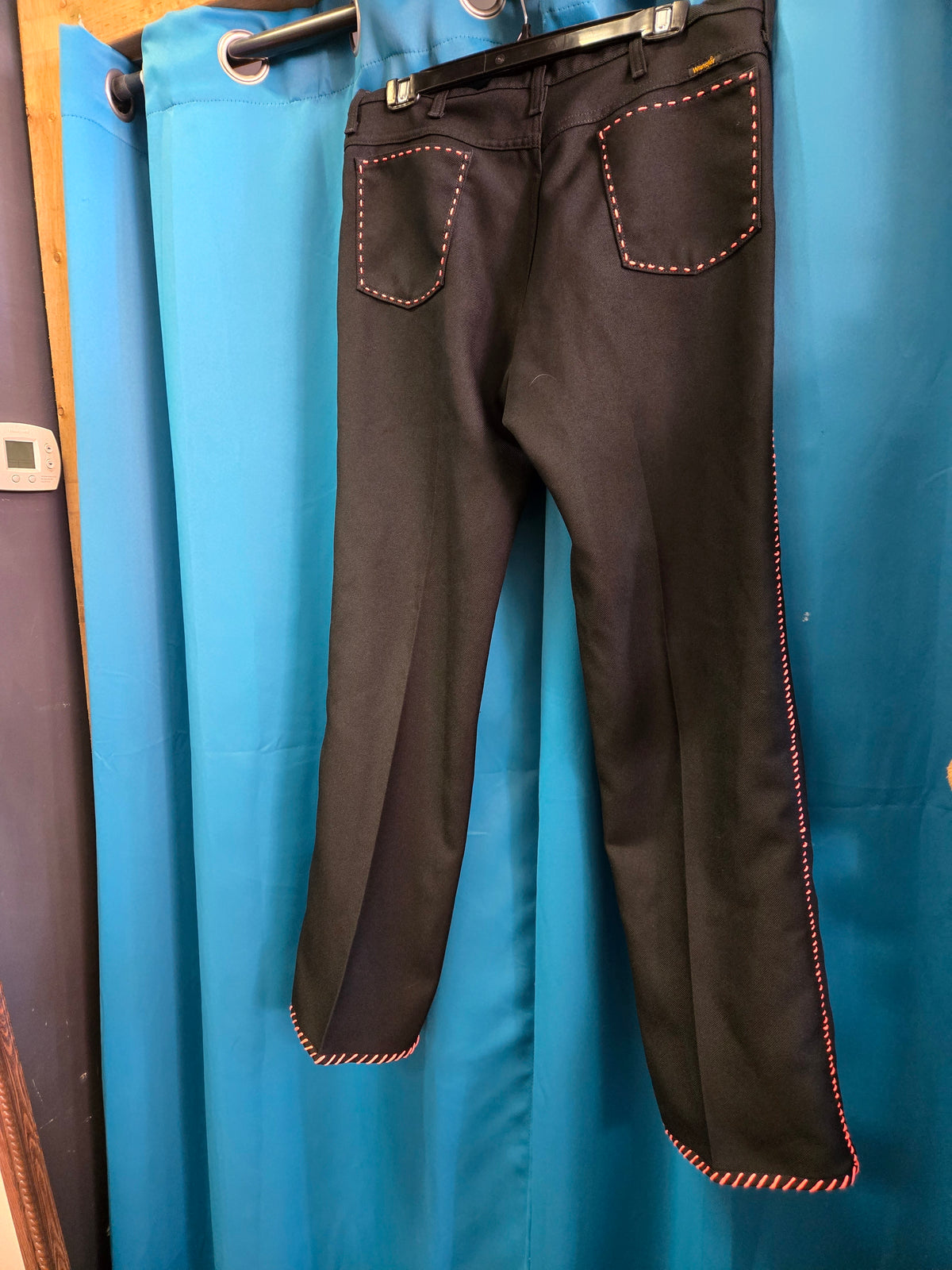 Upcycled Vintage Trousers                    Black - Pink