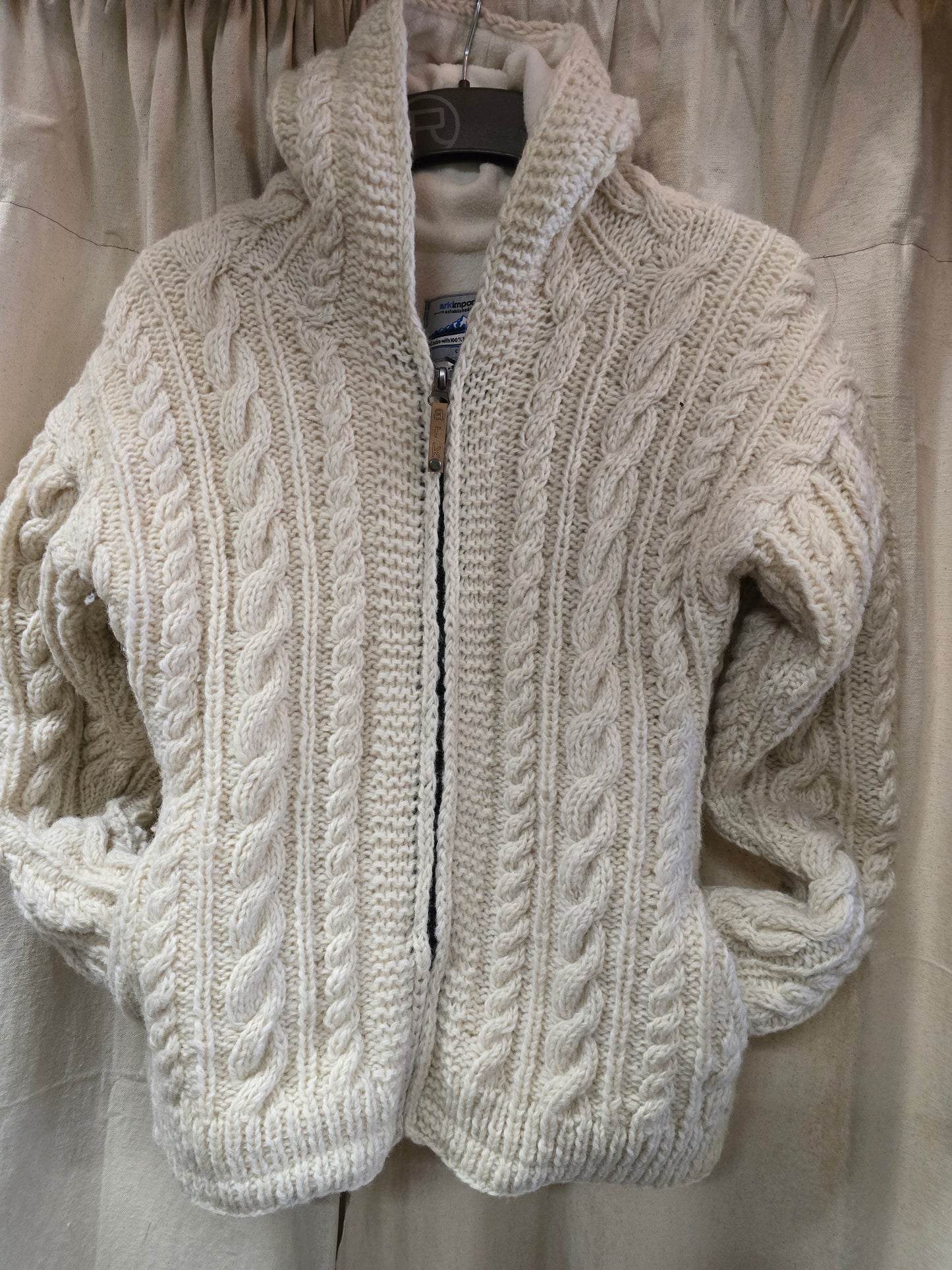 Cream Knit Anarack Sweater                 Cable Knit