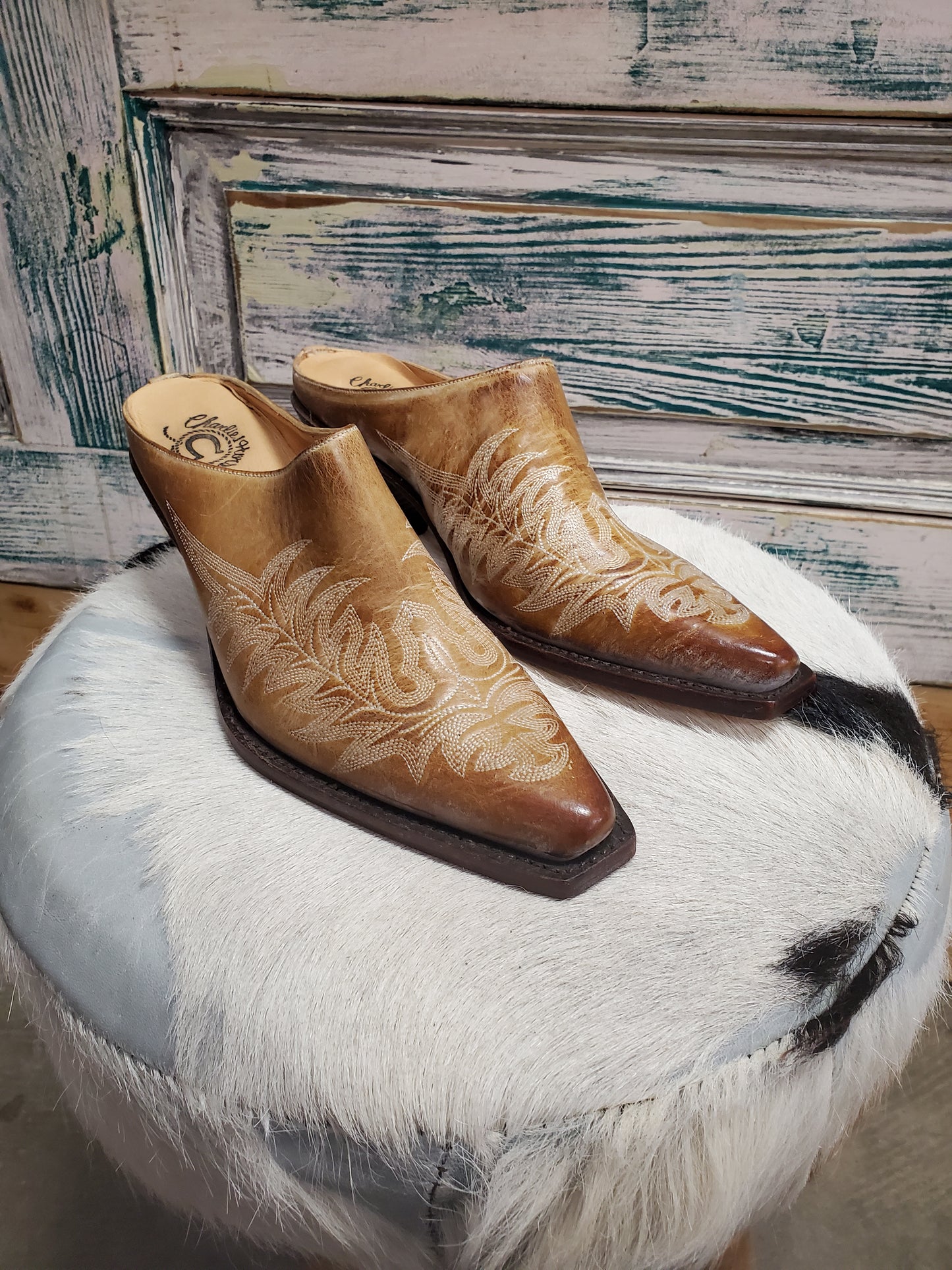 Ladies Slip On Cowgirl Shoe
