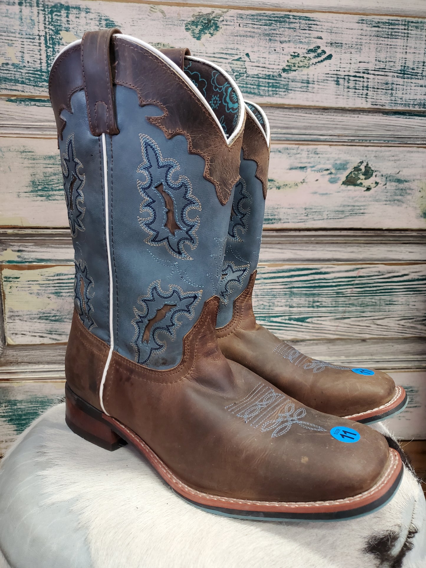 Ladies SZ.11 Sq Toe Boots