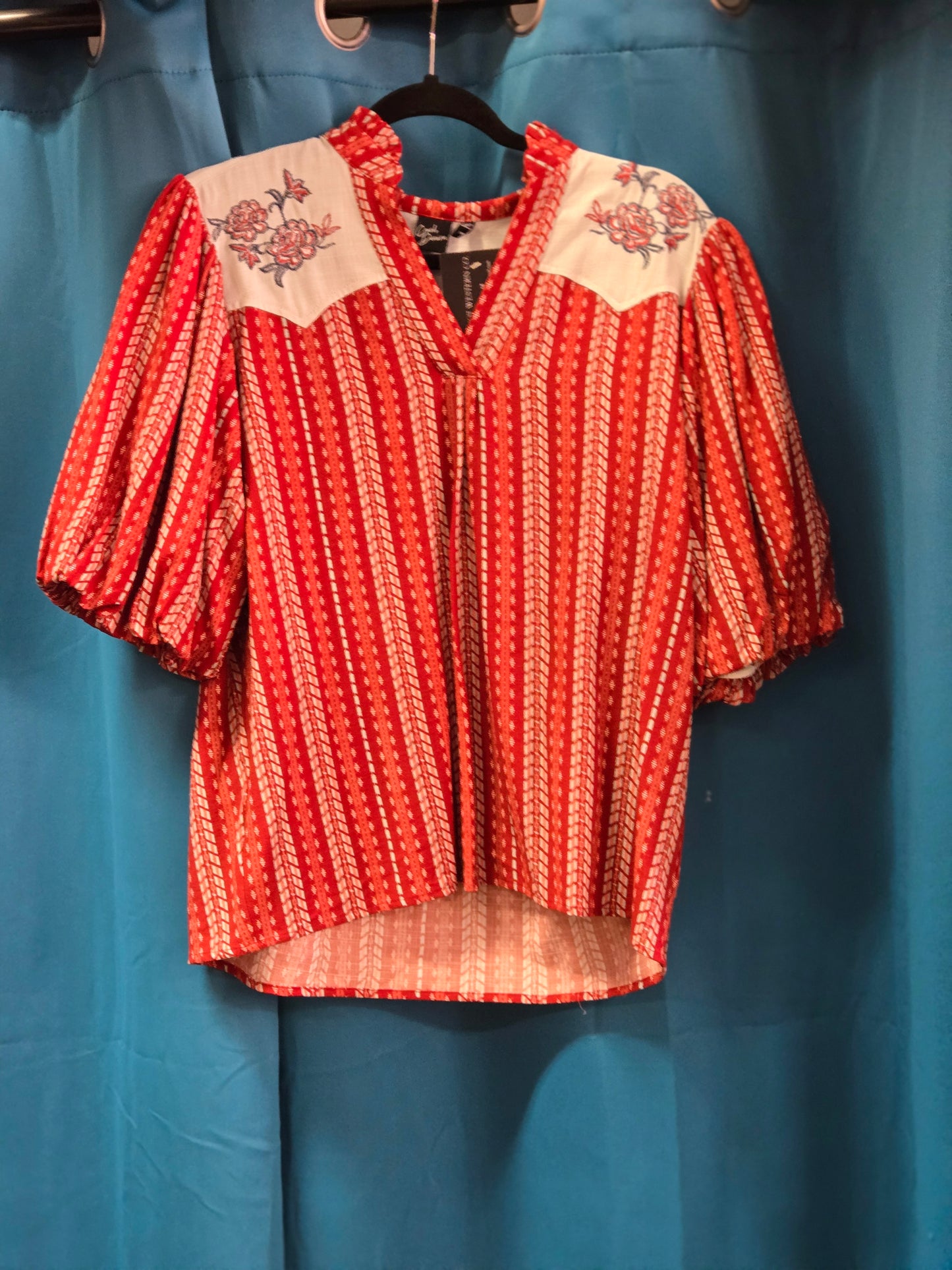 NEW Ladies Red Print Puff Slv.            Floral Details