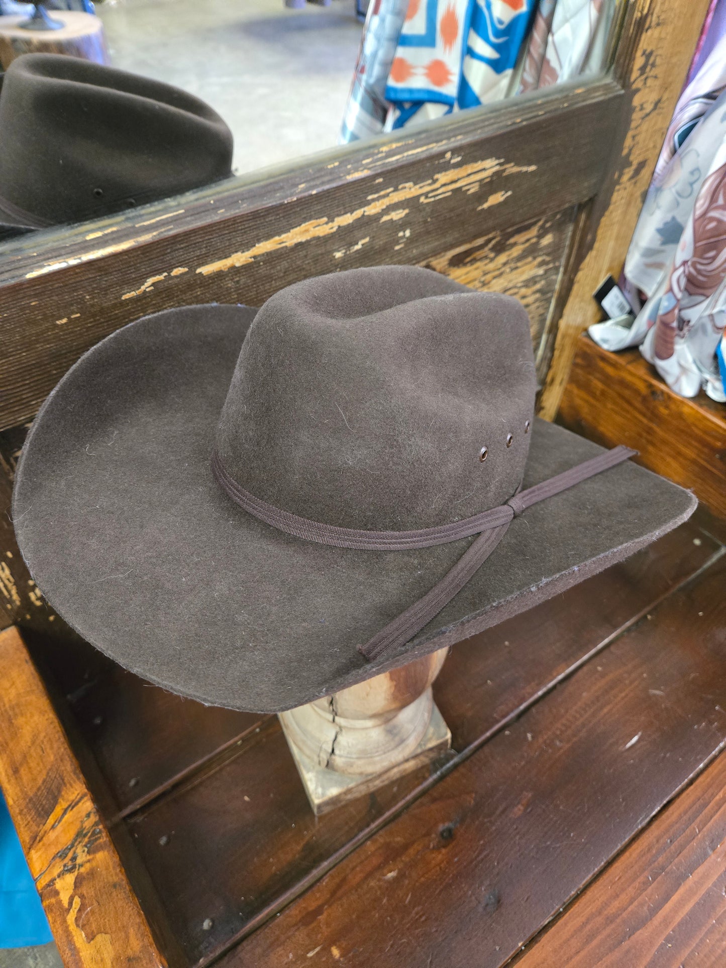 Brown Wool Felt Hat                             Stretch Band