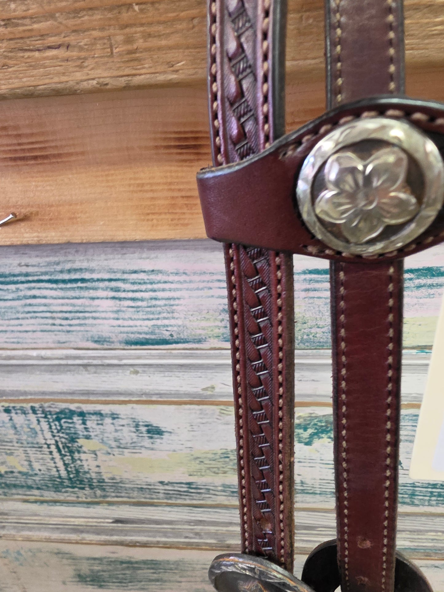 Basket Stamped 1 Ear                          Floral Concho
