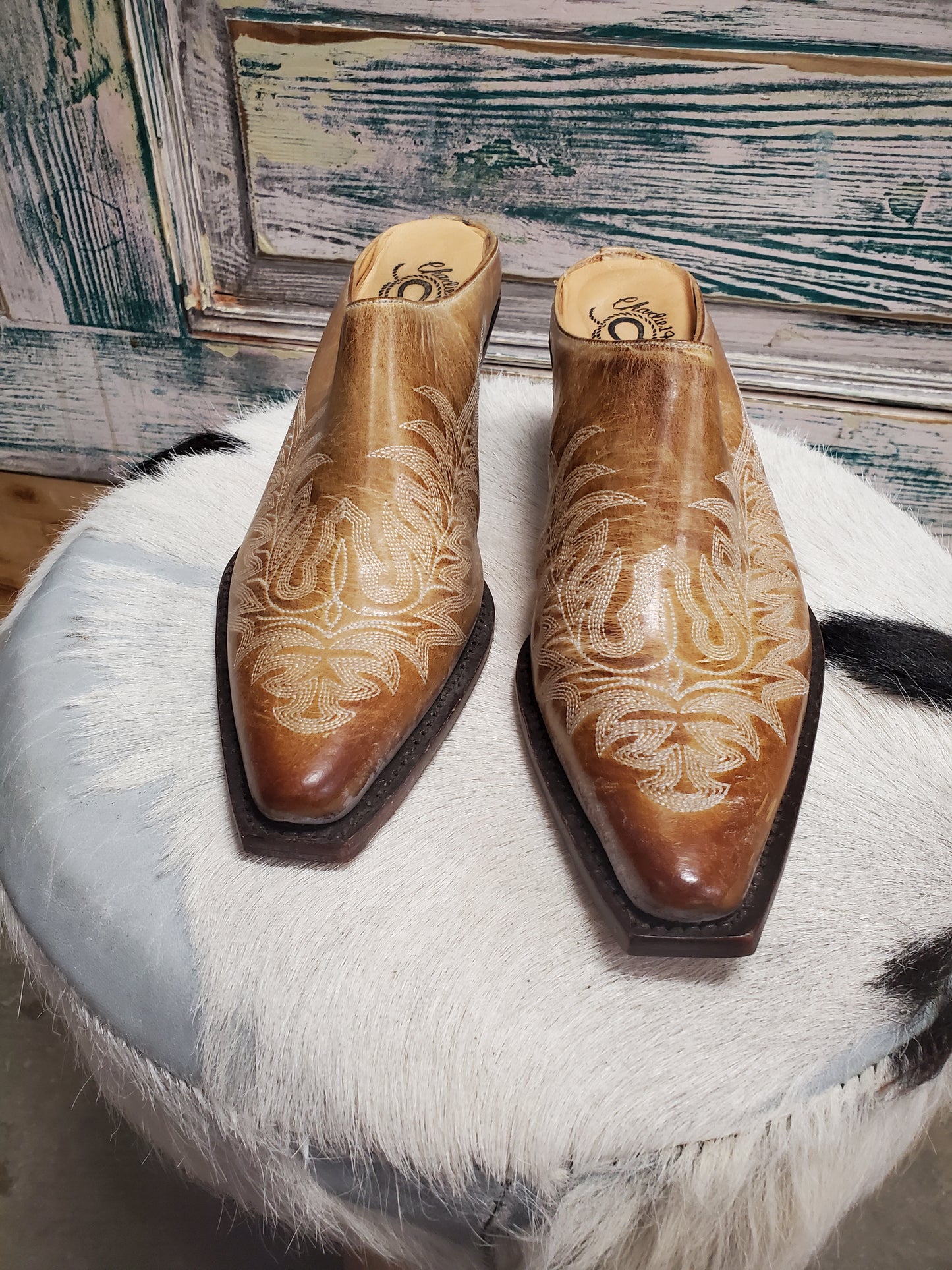 Ladies Slip On Cowgirl Shoe