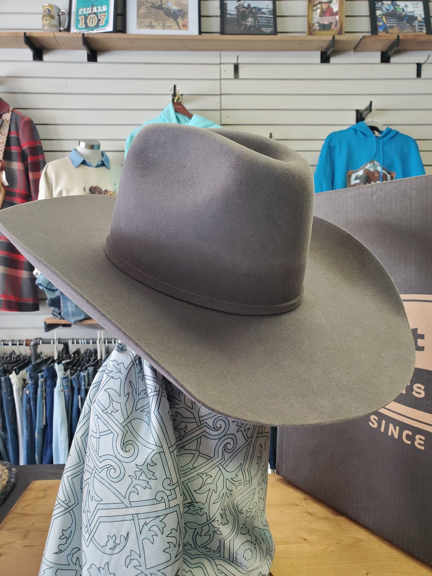 Like NEW Grey Seratelli Felt Hat