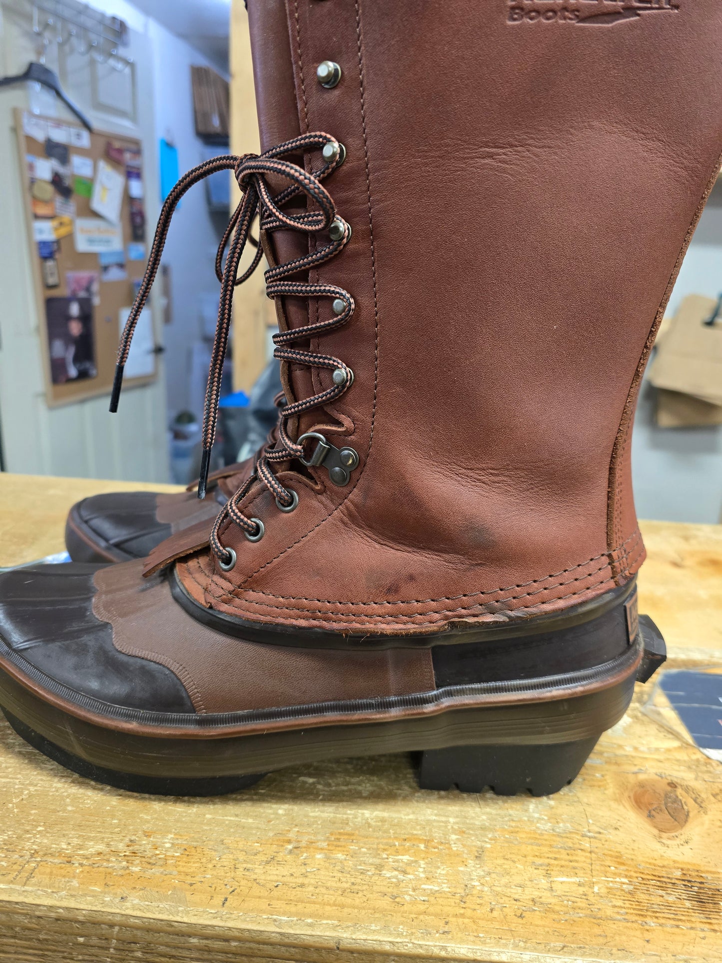 LIKE NEW Kenetrek Winter Boots