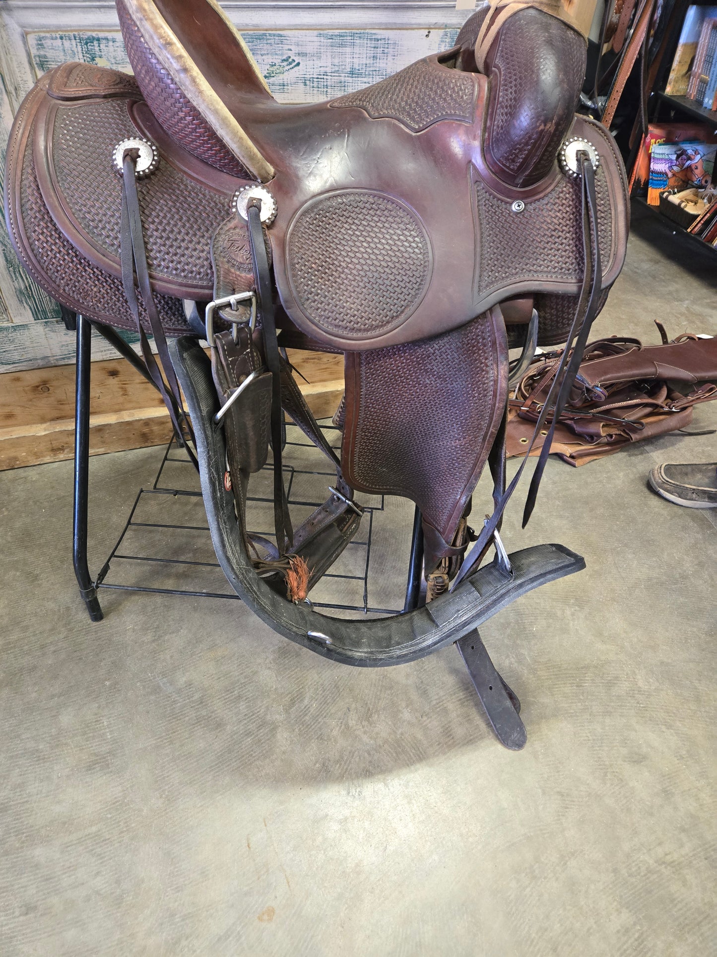 Teskey's All Round (15.5)                    Ranch Saddle