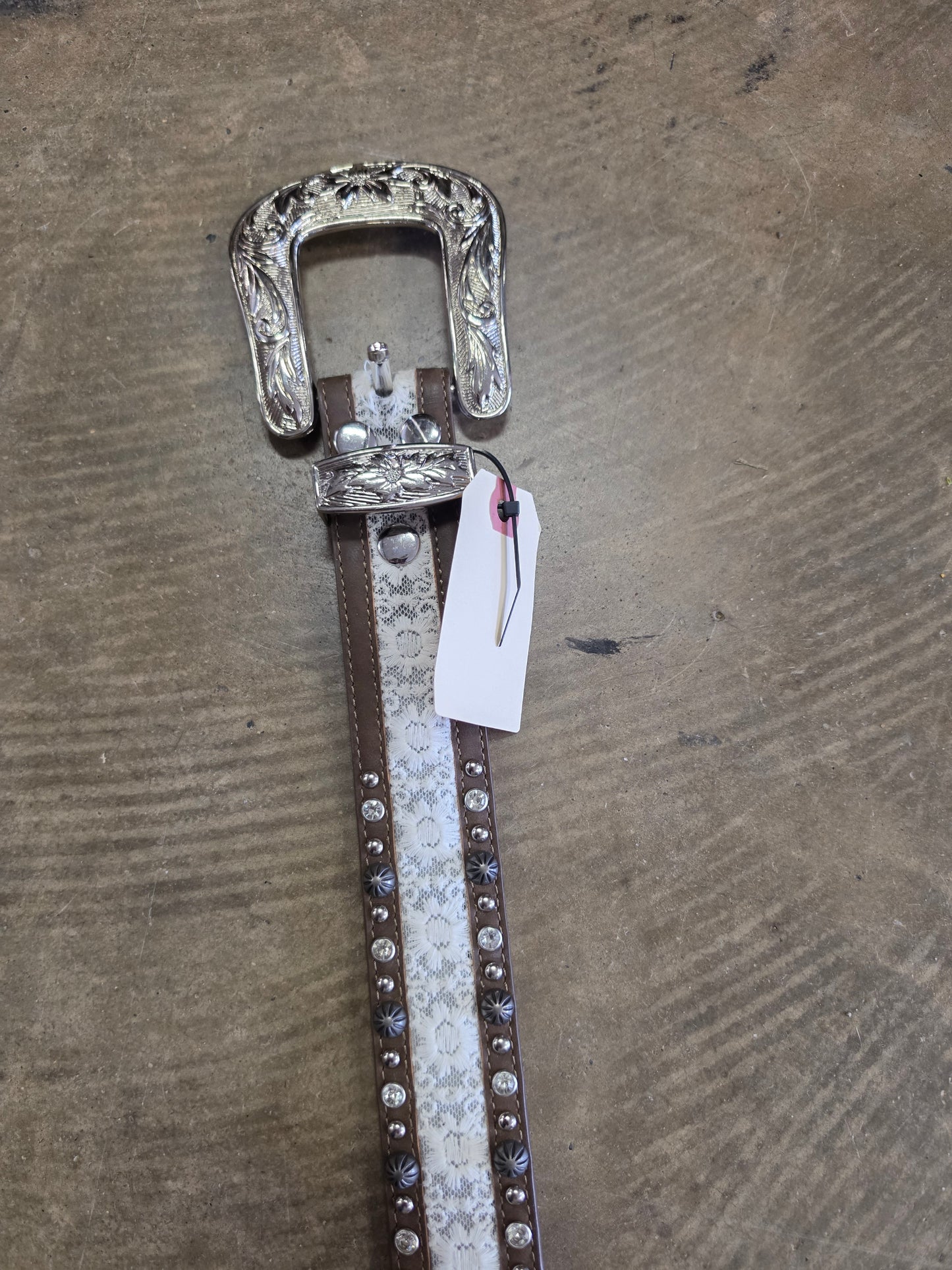 Ladies Belt W/Lace Detail                          & Berries