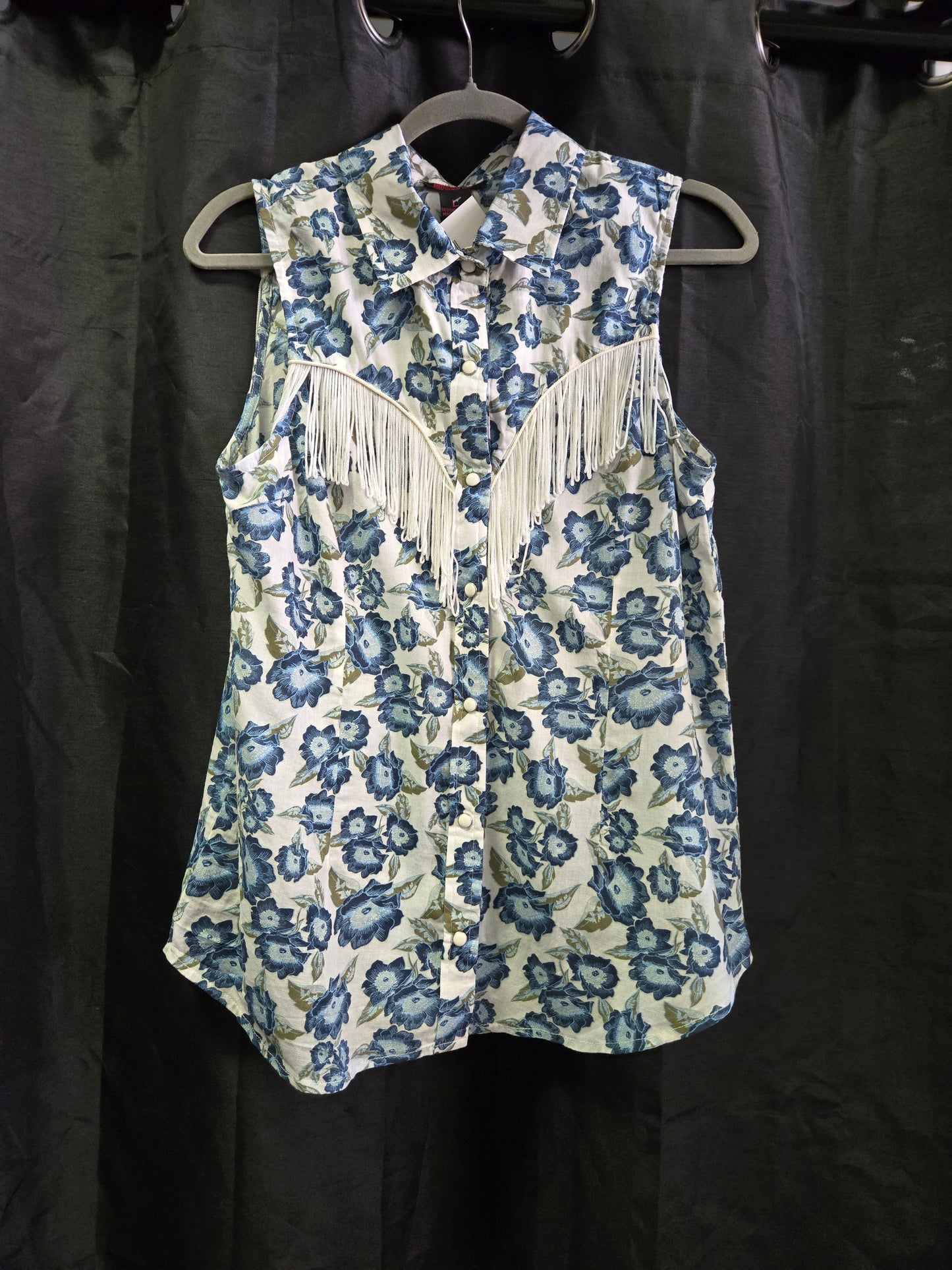 Sleeveless Floral Fringed Shirt