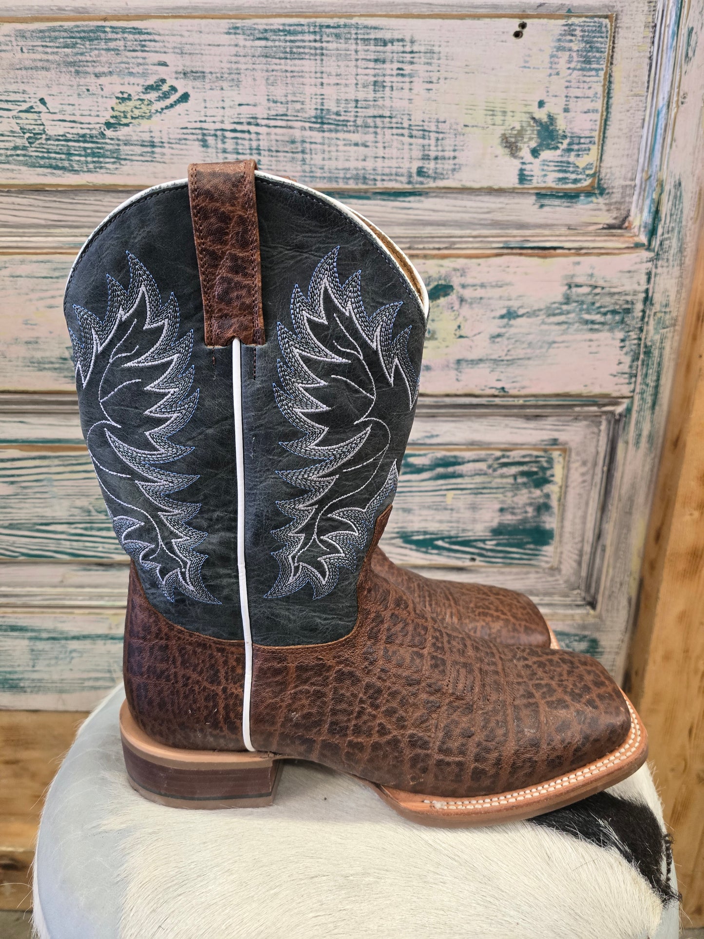 Men's Blue Top                          Sq. Toe Boot