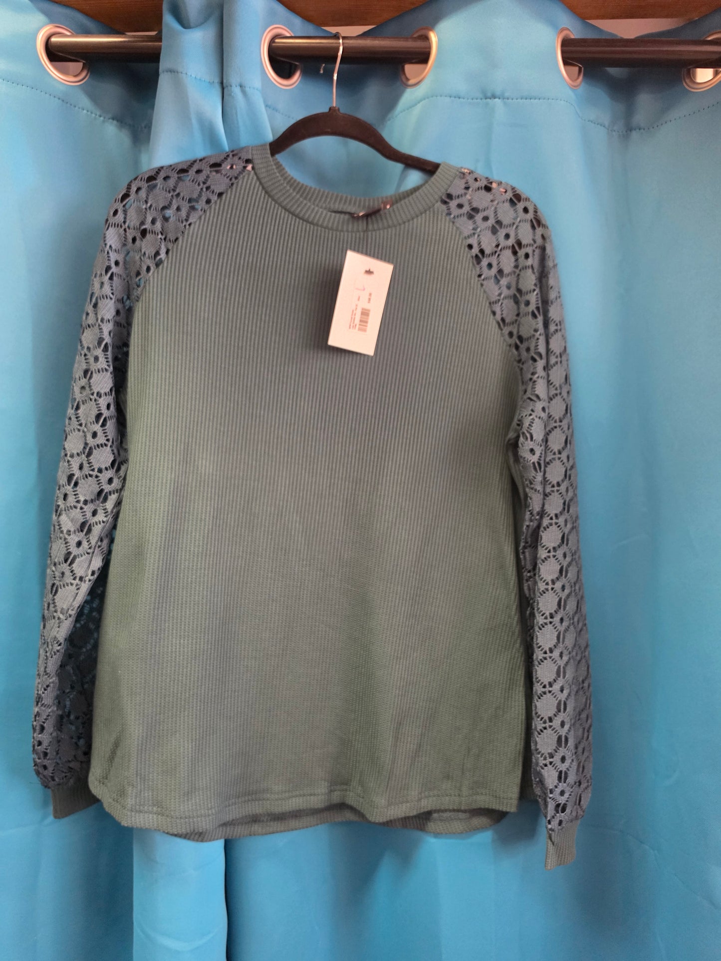 NEW Forest Green                        Lace Bubble Slv. Top