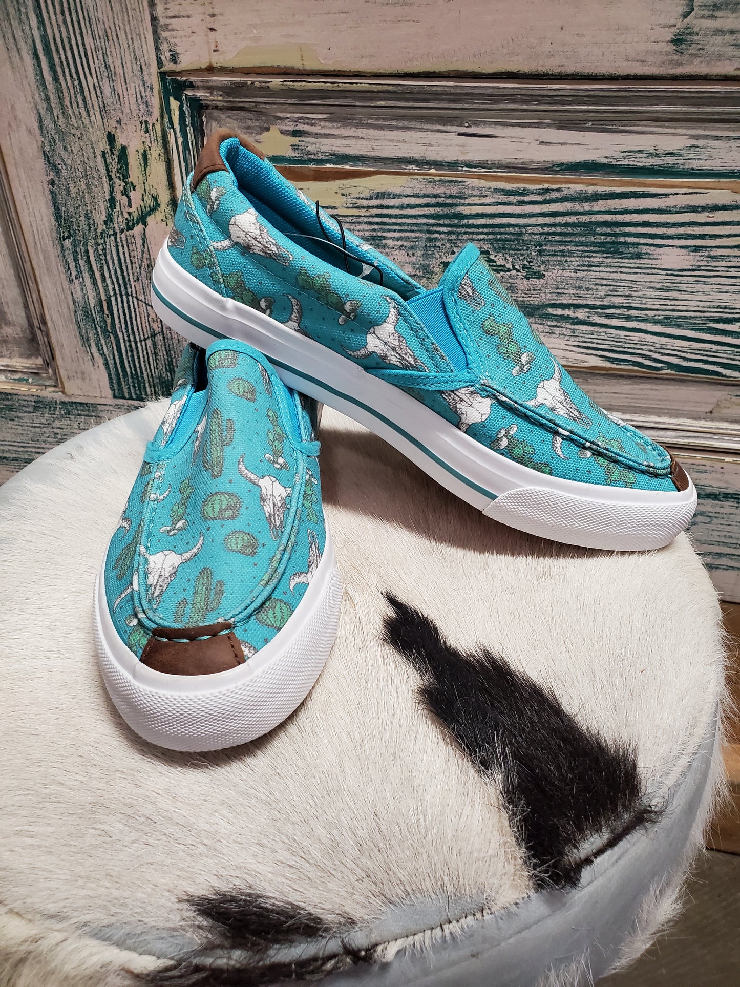 NEW Turq. Skull Print Loafer
