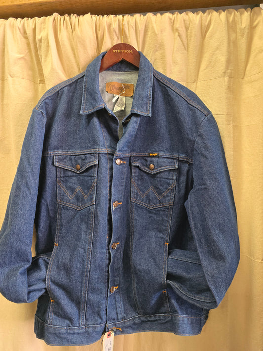 Men's Wrangler Jean Jacket             Like NEW