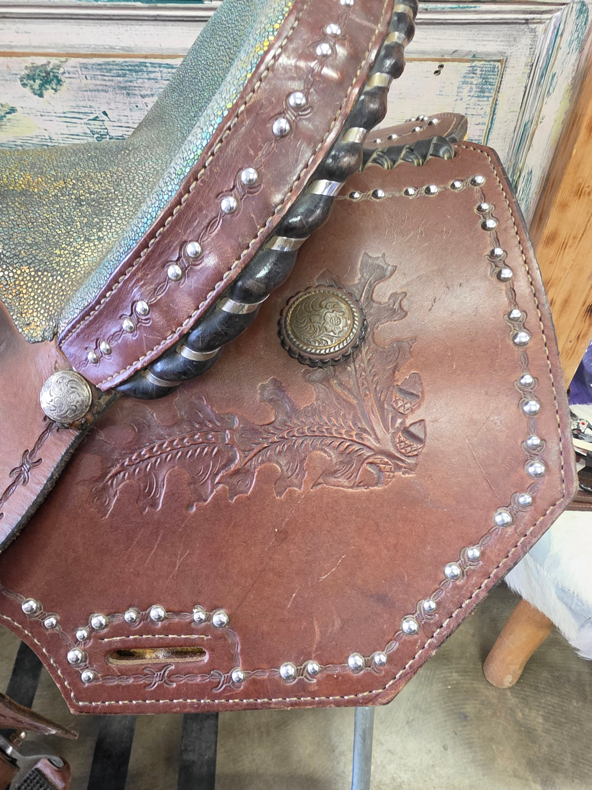 Diamond Cross Barrel Saddle (15)