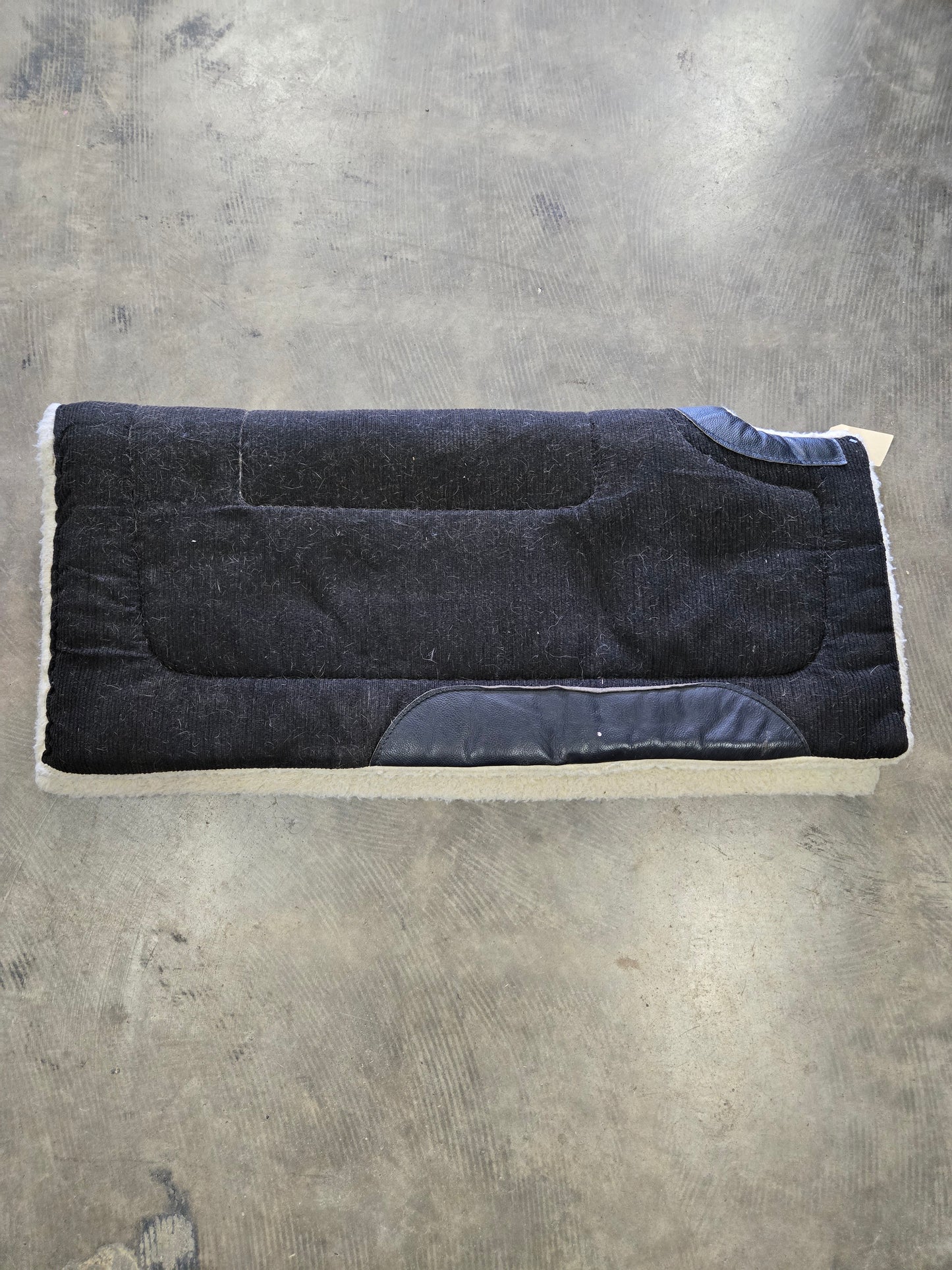 Black Fleece Lined Pad