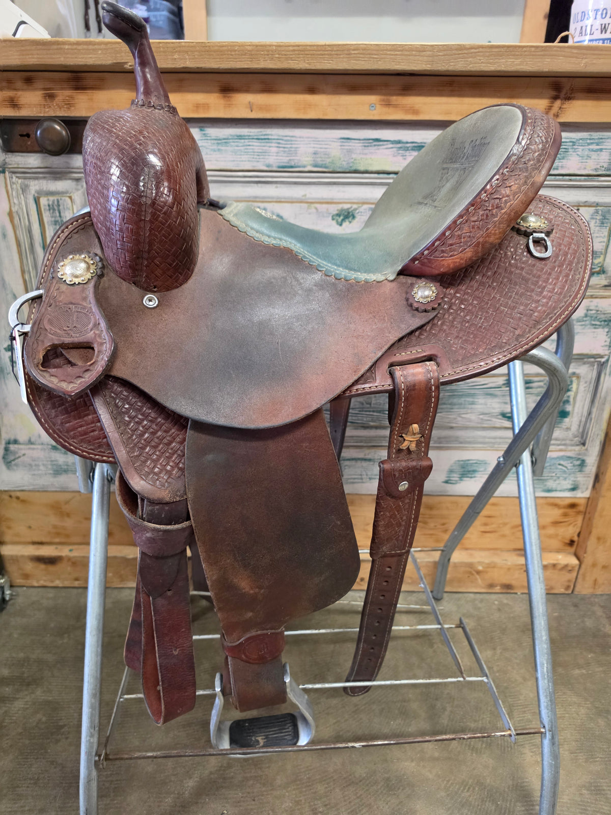 13.5 Double Jay Barrel Saddle
