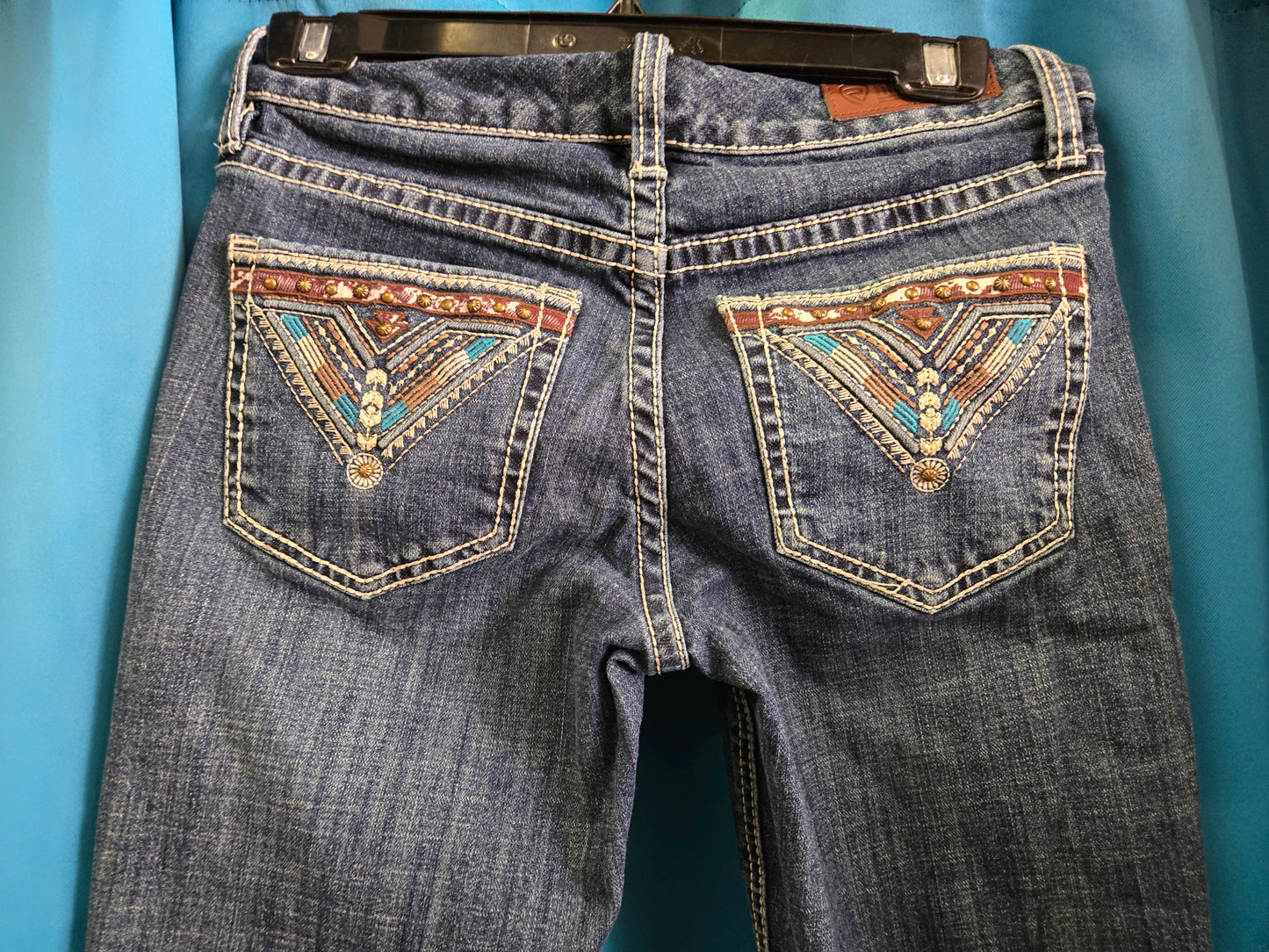 Ladies R & R Jeans                       Aztec Pocket Detail